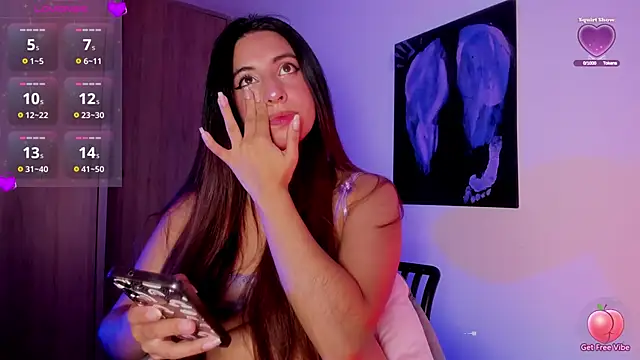 Snapshot of Meganthomson chatting on November 2025 02:33:01 AM Meganthomson online show from November 2025 02:33:01 AM