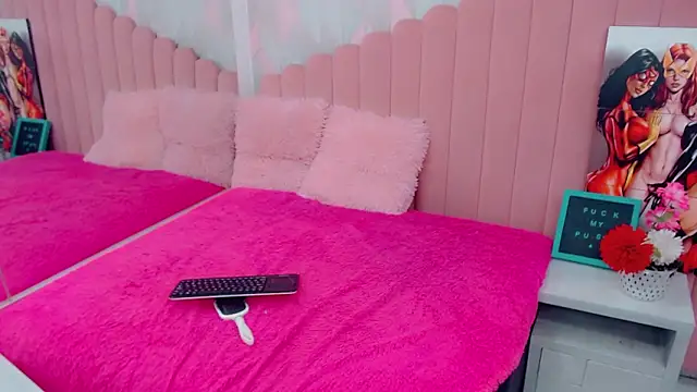 Snapshot of party_girl_skiny chatting on February 2026 04:44:01 AM party girl skiny online show from February 2026 04:44:01 AM