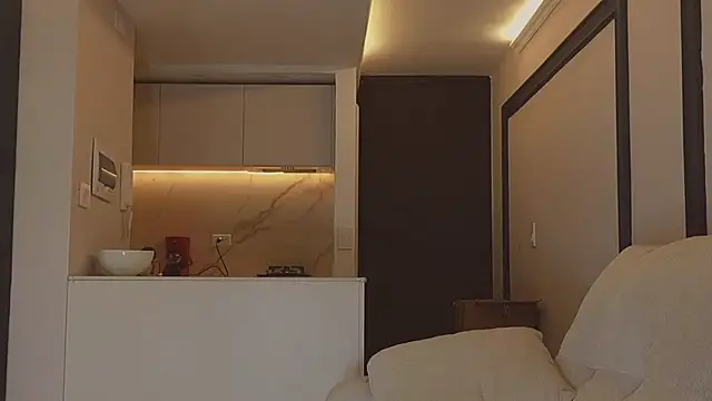 Snapshot of AbrilColls_ chatting on October 2025 06:50:02 AM AbrilColls online show from October 2025 06:50:02 AM