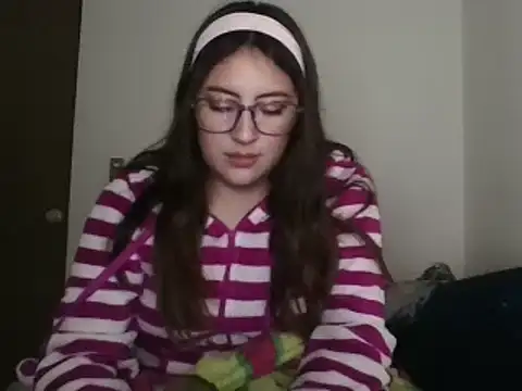 Snapshot of Mar_00c chatting on October 2025 05:08:02 AM Mar 00c online show from October 2025 05:08:02 AM