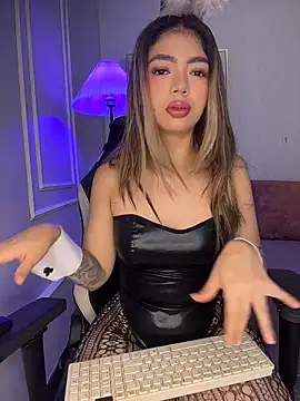 HoneyMollyX online show from October 2025 01:01:01 PM