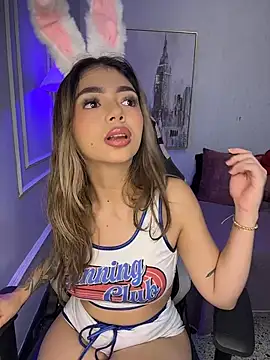 HoneyMollyX online show from October 2025 01:00:02 PM