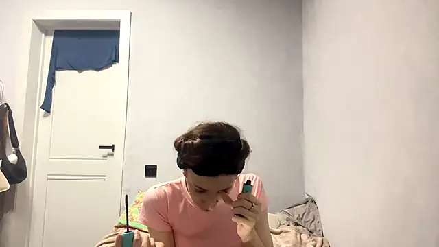 WildPeachh online show from October 2025 06:21:01 PM