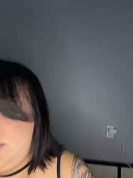 SwittieKendra online show from November 2025 07:18:02 AM