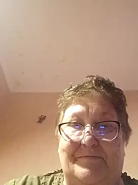 Snapshot of Katherine735 chatting on April 2026 02:15:01 PM Katherine735 online show from April 2026 02:15:01 PM