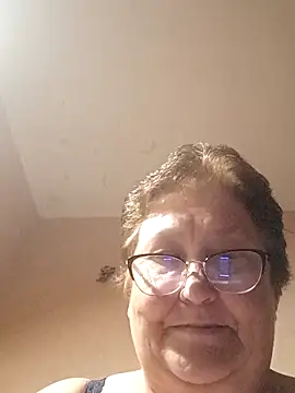 Snapshot of Katherine735 chatting on May 2026 07:54:02 PM Katherine735 online show from May 2026 07:54:02 PM