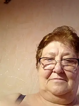 Snapshot of Katherine735 chatting on June 2026 10:48:02 AM Katherine735 online show from June 2026 10:48:02 AM
