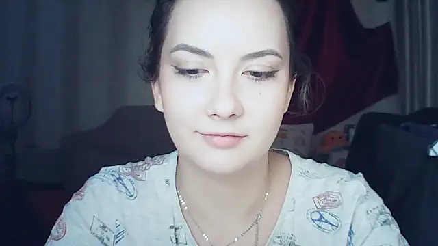 MoodieMira online show from November 2025 07:04:02 PM