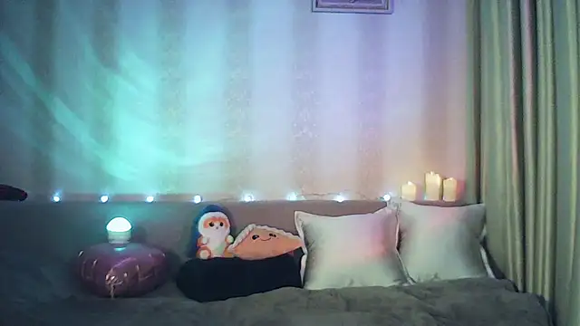 MoodieMira online show from February 2026 08:20:02 PM