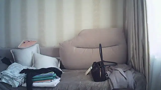 Snapshot of MoodieMira chatting on March 2026 01:50:02 PM MoodieMira online show from March 2026 01:50:02 PM