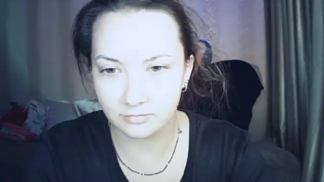 Snapshot of MoodieMira chatting on April 2026 06:01:02 PM MoodieMira online show from April 2026 06:01:02 PM