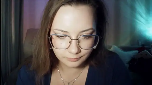 Snapshot of MoodieMira chatting on April 2026 10:45:01 PM MoodieMira online show from April 2026 10:45:01 PM