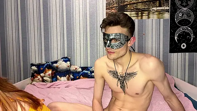 Snapshot of EmiliaCouple chatting on January 2026 02:08:02 PM EmiliaCouple online show from January 2026 02:08:02 PM