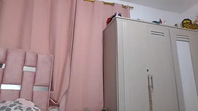 abby moss 2 online show from December 2025 09:29:01 AM