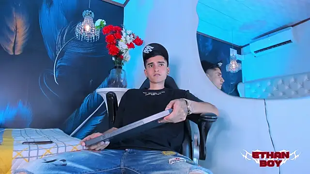 Snapshot of Ethan_Boy_ chatting on December 2025 07:11:01 PM Ethan Boy online show from December 2025 07:11:01 PM