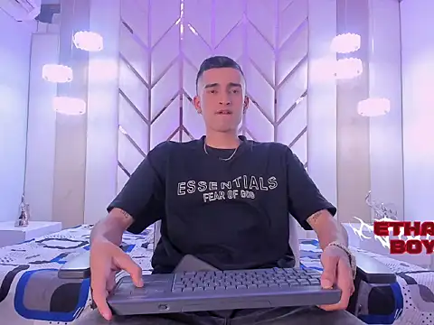 Snapshot of Ethan_Boy_ chatting on February 2026 08:14:02 PM Ethan Boy online show from February 2026 08:14:02 PM