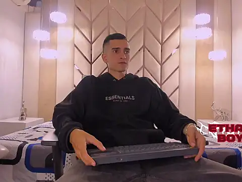 Snapshot of Ethan_Boy_ chatting on February 2026 08:14:02 PM Ethan Boy online show from February 2026 08:14:02 PM