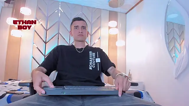 Snapshot of Ethan_Boy_ chatting on February 2026 08:27:01 PM Ethan Boy online show from February 2026 08:27:01 PM