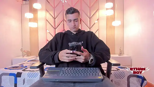 Snapshot of Ethan_Boy_ chatting on February 2026 08:16:02 PM Ethan Boy online show from February 2026 08:16:02 PM