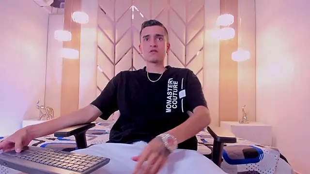 Snapshot of Ethan_Boy_ chatting on February 2026 08:09:02 PM Ethan Boy online show from February 2026 08:09:02 PM