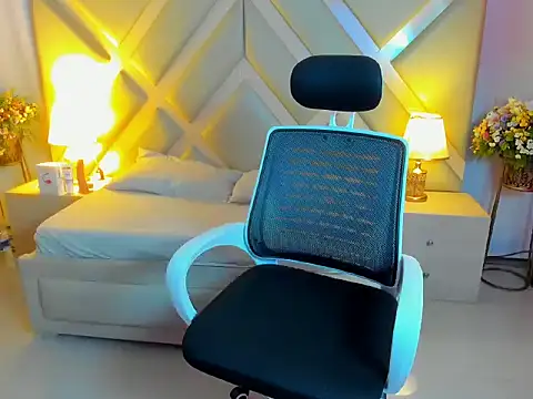 Annylittle  online show from October 2025 01:05:02 AM