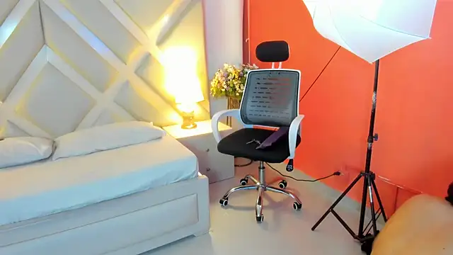 Annylittle  online show from October 2025 03:58:02 AM