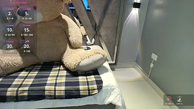 Lisa Preggycharm online show from November 2025 04:52:01 PM