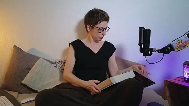 Antifistin online show from November 2025 04:36:01 PM