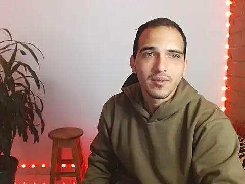 Maax3023 online show from October 2025 01:11:01 PM