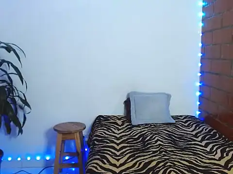 Maax3023 online show from November 2025 04:53:02 PM