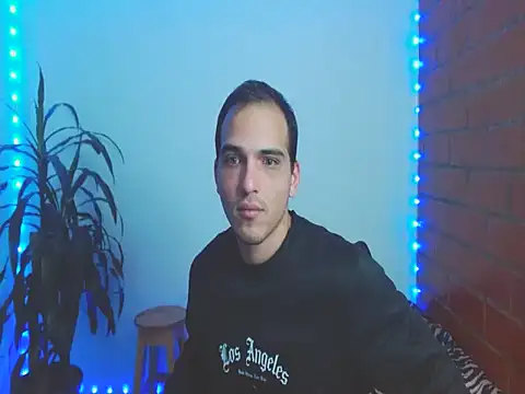 Maax3023 online show from November 2025 05:04:01 PM