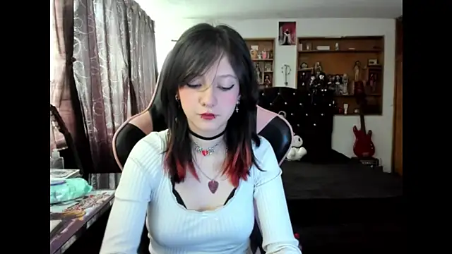 Snapshot of Maki_Zein_ chatting on November 2025 05:24:01 PM Maki Zein online show from November 2025 05:24:01 PM