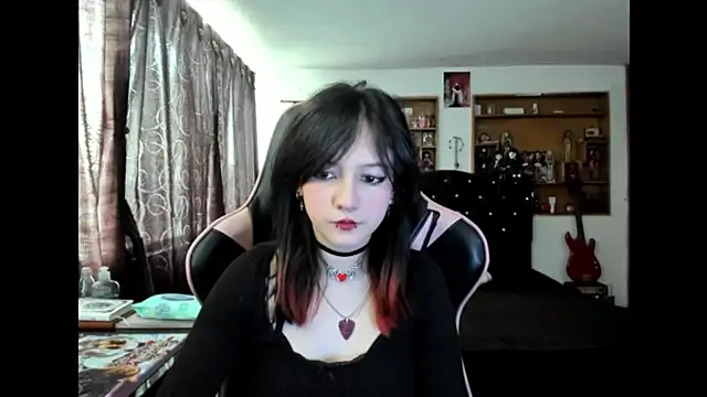 Snapshot of Maki_Zein_ chatting on November 2025 05:45:03 PM Maki Zein online show from November 2025 05:45:03 PM