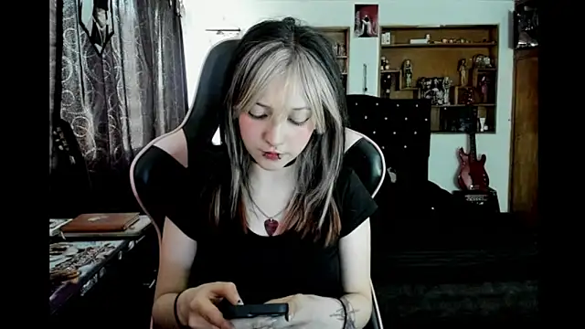 Snapshot of Maki_Zein_ chatting on January 2026 10:23:01 PM Maki Zein online show from January 2026 10:23:01 PM