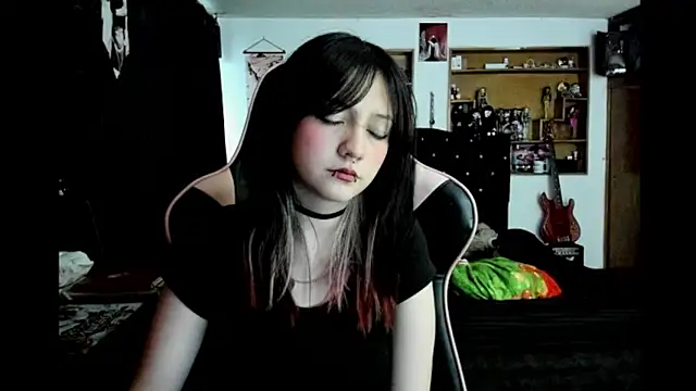 Snapshot of Maki_Zein_ chatting on January 2026 10:57:02 PM Maki Zein online show from January 2026 10:57:02 PM