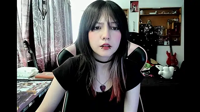 Snapshot of Maki_Zein_ chatting on January 2026 04:43:02 PM Maki Zein online show from January 2026 04:43:02 PM