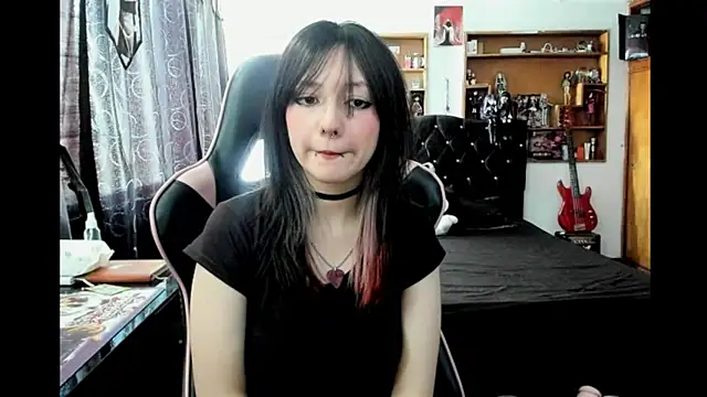 Snapshot of Maki_Zein_ chatting on January 2026 07:06:02 PM Maki Zein online show from January 2026 07:06:02 PM