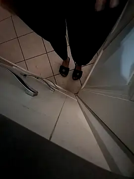 Michelle77 2024 online show from October 2025 05:13:02 PM