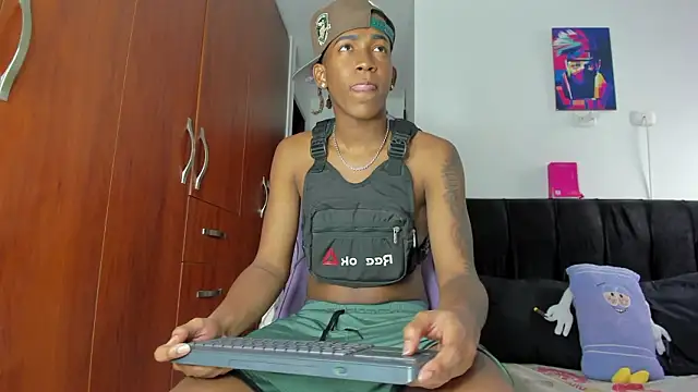 latin kay1 online show from February 2026 09:09:02 PM