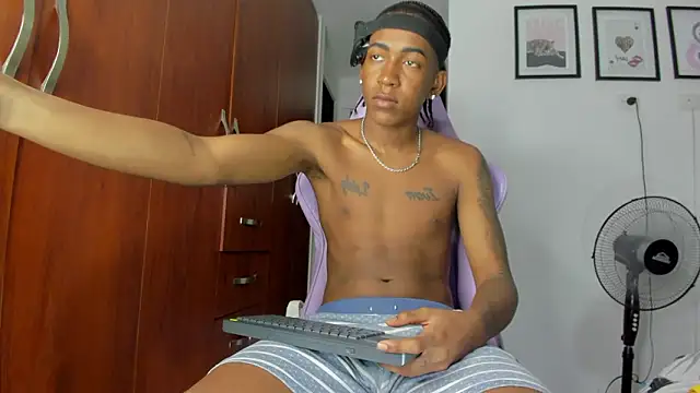 latin kay1 online show from February 2026 10:11:01 PM