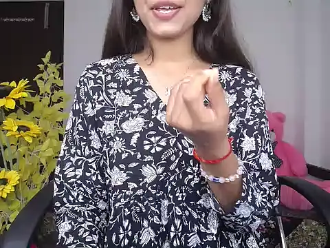 Snapshot of Hot_Kareena chatting on October 2025 06:03:01 AM Hot Kareena online show from October 2025 06:03:01 AM