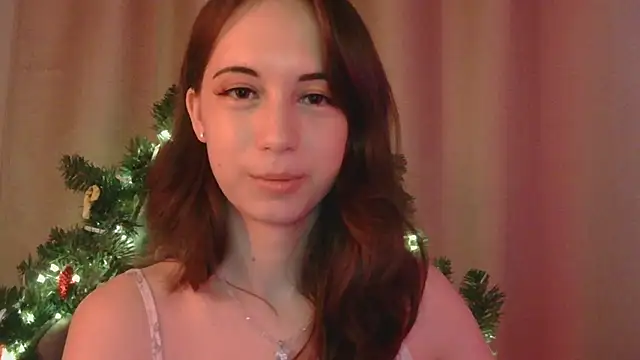 Snapshot of VeraLush chatting on December 2025 12:33:02 PM VeraLush online show from December 2025 12:33:02 PM