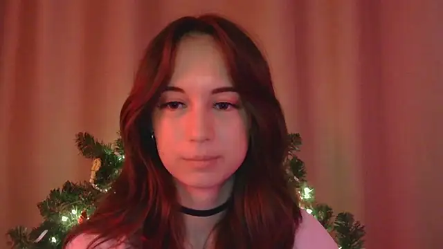 Snapshot of VeraLush chatting on December 2025 12:45:02 PM VeraLush online show from December 2025 12:45:02 PM