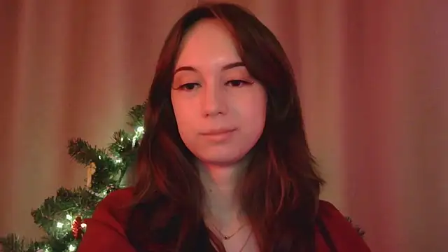 Snapshot of VeraLush chatting on December 2025 12:45:01 PM VeraLush online show from December 2025 12:45:01 PM