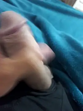 Snapshot of BomEnovoDe18 chatting on December 2025 05:03:02 AM BomEnovoDe18 online show from December 2025 05:03:02 AM