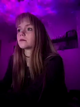 Snapshot of OpheliaMills chatting on October 2025 09:25:02 PM OpheliaMills online show from October 2025 09:25:02 PM