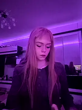 Snapshot of OpheliaMills chatting on November 2025 11:10:02 PM OpheliaMills online show from November 2025 11:10:02 PM