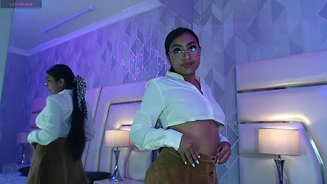 AmberBlazze online show from November 2025 12:05:02 PM