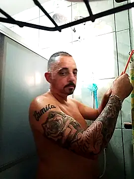 MORENORC79 online show from April 2026 05:48:01 PM