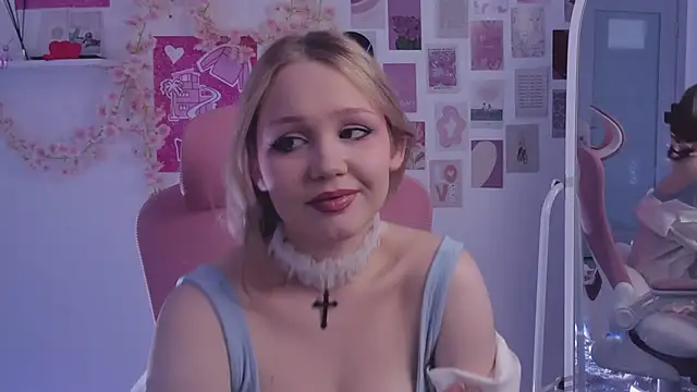 SweetCutie19 online show from October 2025 06:20:01 PM